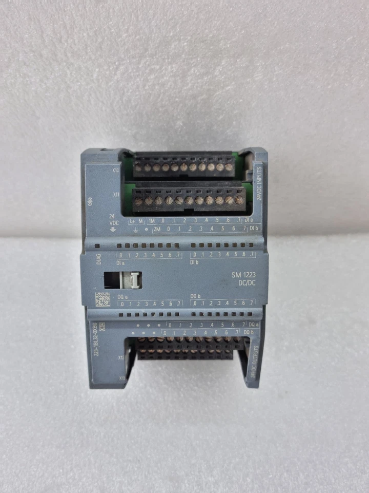 USED SIEMENS 6ES7 223-1BL32-0XB0 SIMATIC S7-1200DIGITAL I/O MODULE SM 1223 DC/DC